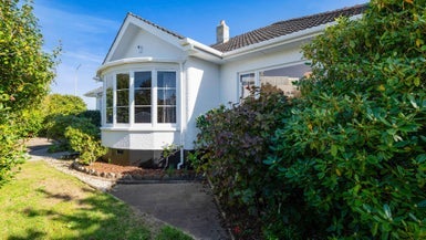 33 Rogan Street, New Plymouth, New Plymouth - Carousel 1