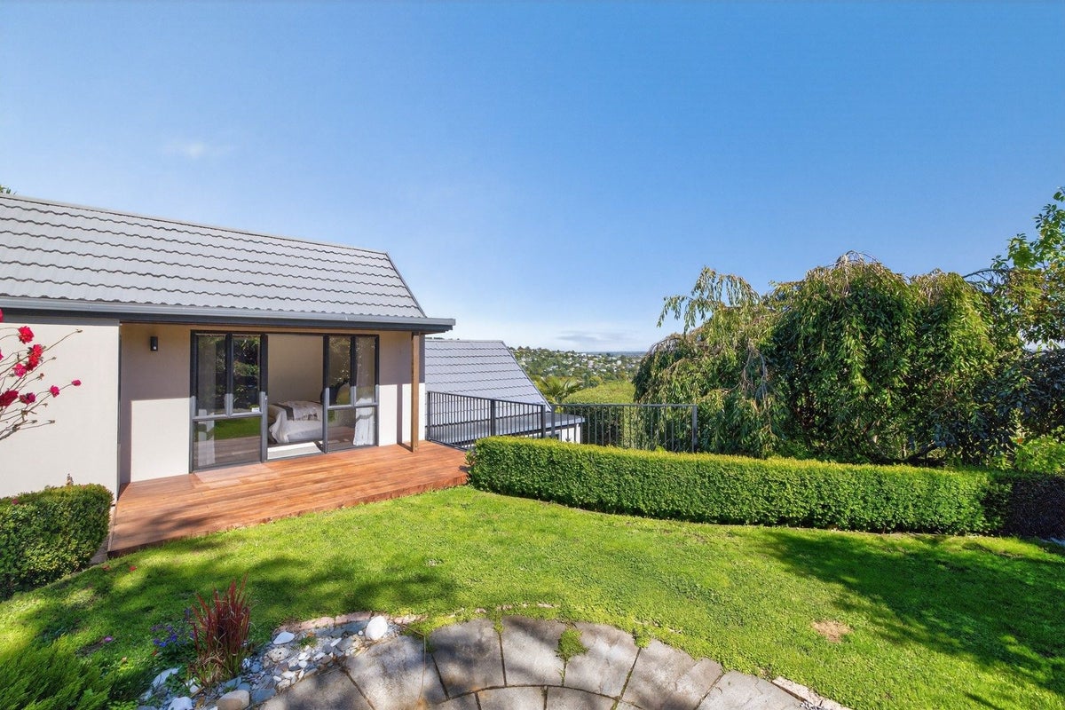 25 Lookaway Place, Huntsbury, Christchurch - Carousel 2