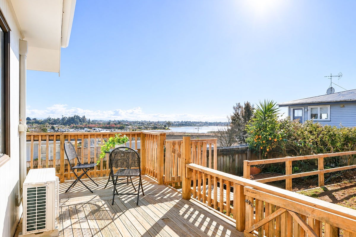 121 Ohauiti Road, Hairini, Tauranga - Carousel 2