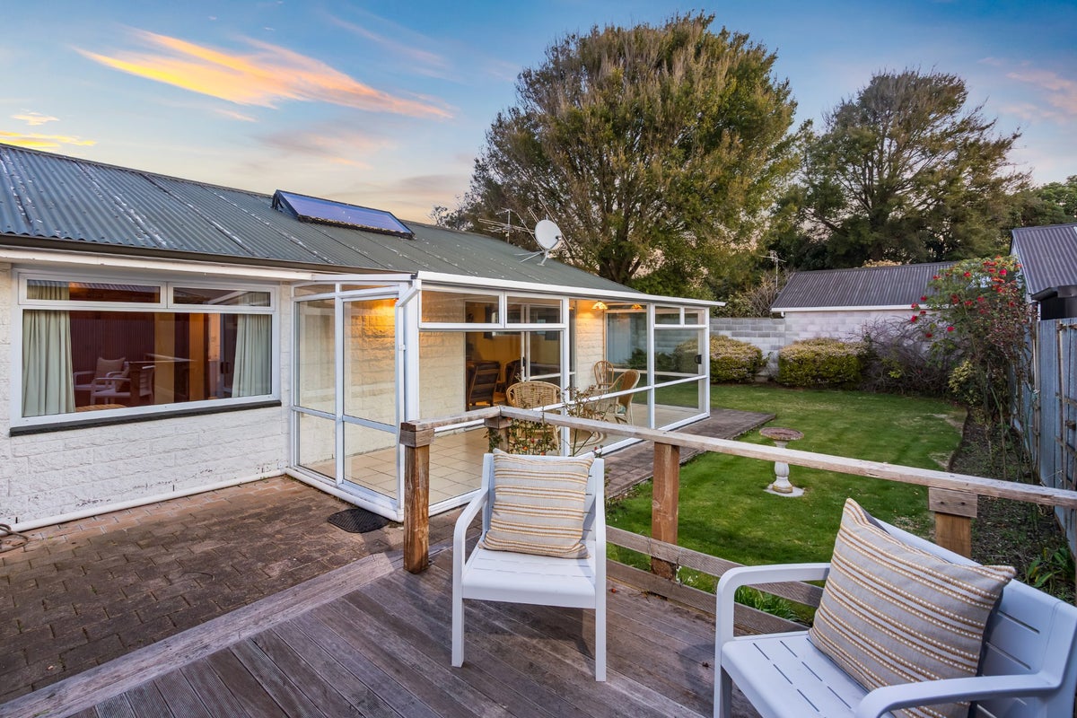 2/111A Rose Street, Somerfield, Christchurch - Carousel 2