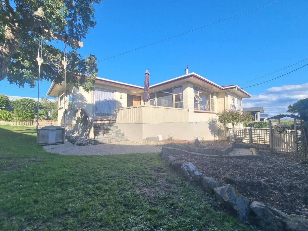 152 Eden Street, Oamaru - Carousel 1
