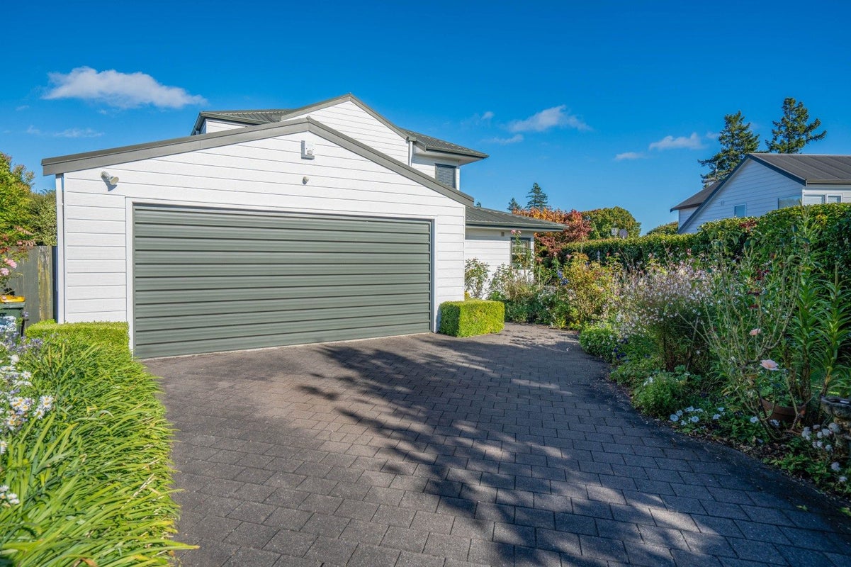 9B Haines Grove, Rainbow Point, Taupo - Carousel 25
