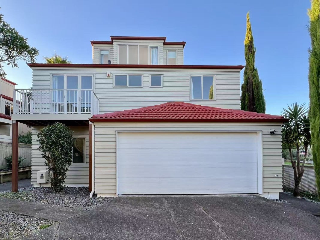 11 Belle Verde Drive, Sunnynook, Auckland - Carousel 1