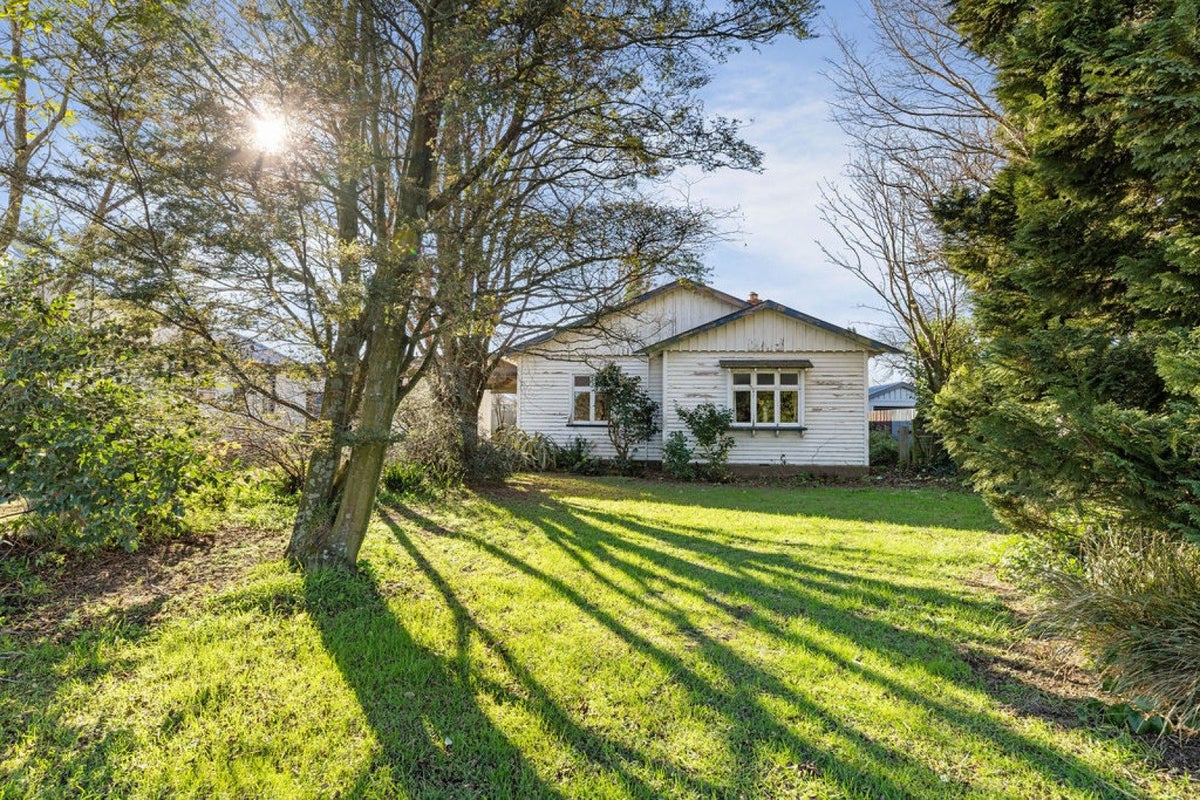 22 Chapman Street, Methven, Methven - Carousel 1