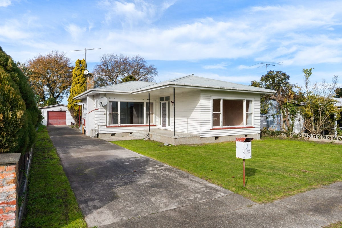 5 Poplar Street, Mangapapa, Gisborne - Carousel 1