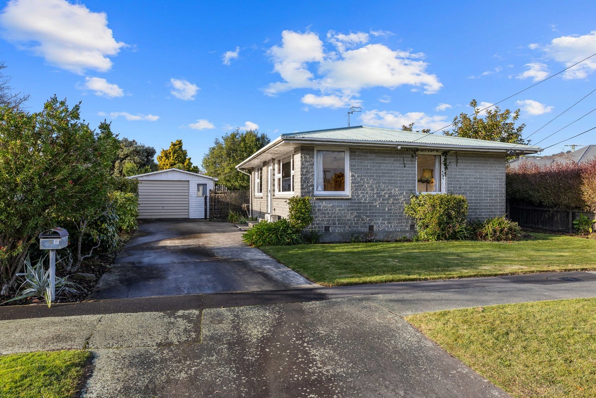4 Kaiwara Street, Hoon Hay, Christchurch - Carousel 1