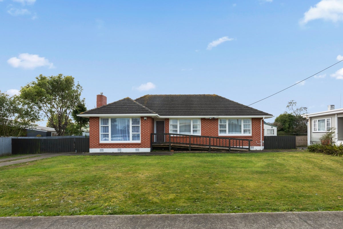 61 Liverpool Street, Levin, Levin - Carousel 1
