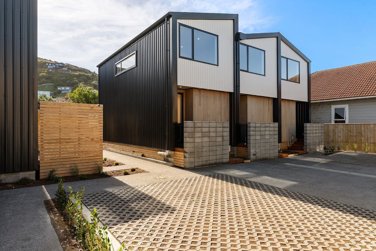 152 The Parade, Island Bay, Wellington - Carousel 1