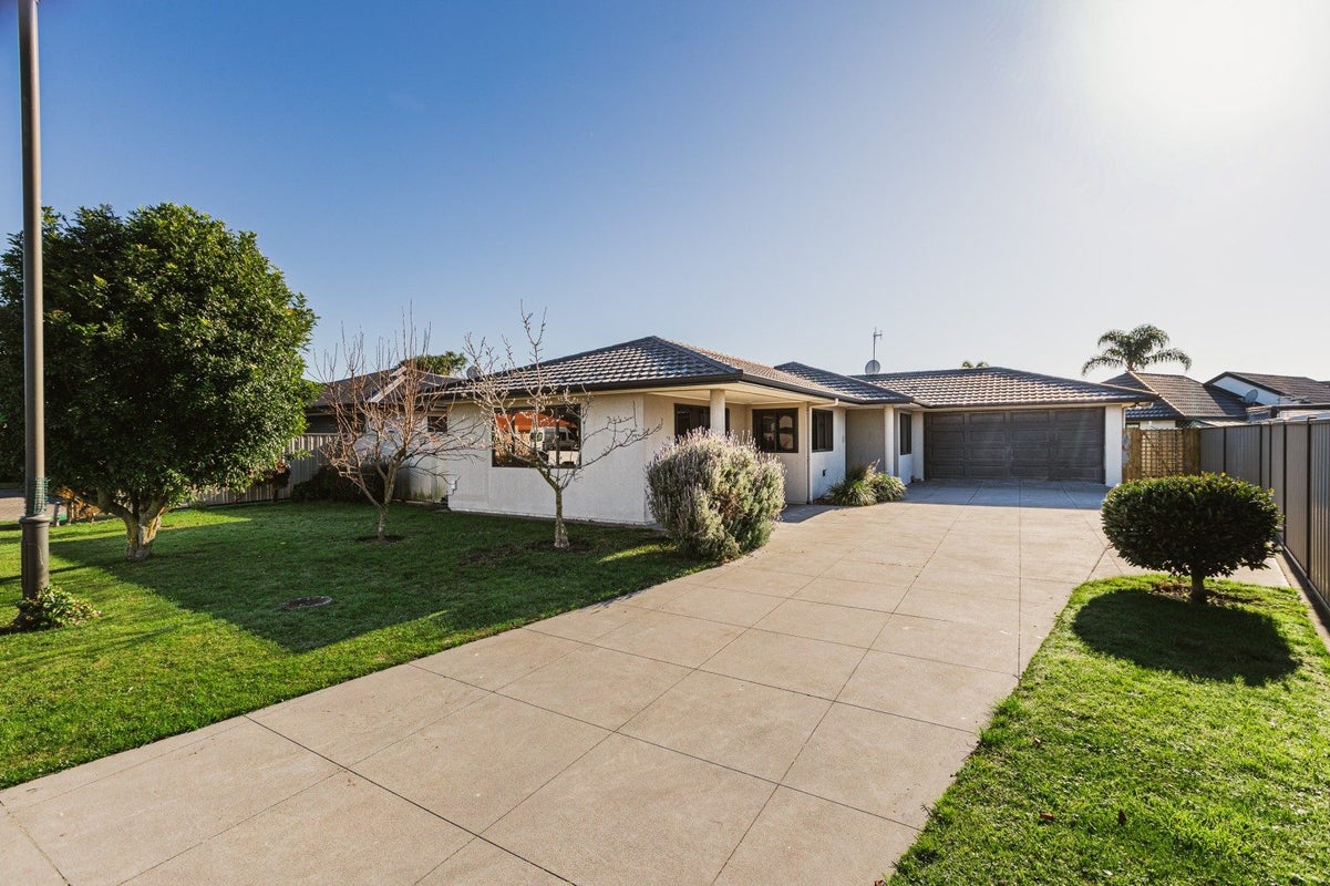 18 Newbury Place, Taradale, Napier - Carousel 1