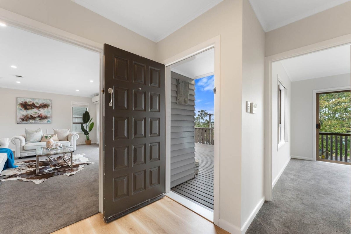 99 Awaroa Road, Sunnyvale, Auckland - Carousel 2