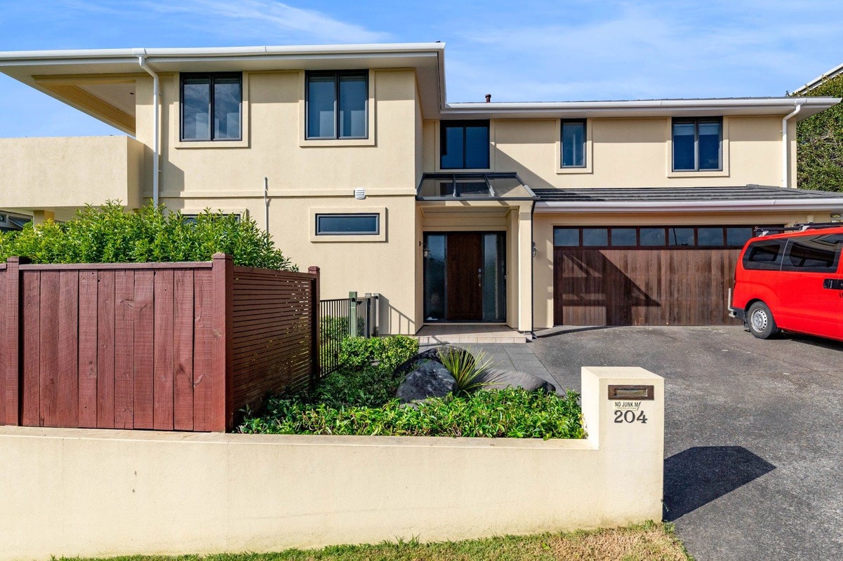 204 Heta Road, Merrilands, New Plymouth - Carousel 1