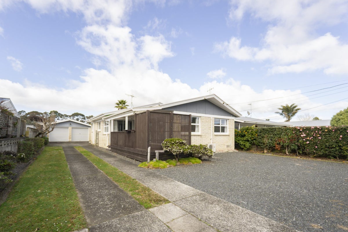 74 Fitzroy Avenue, Fitzroy, Hamilton, Waikato - Carousel 1