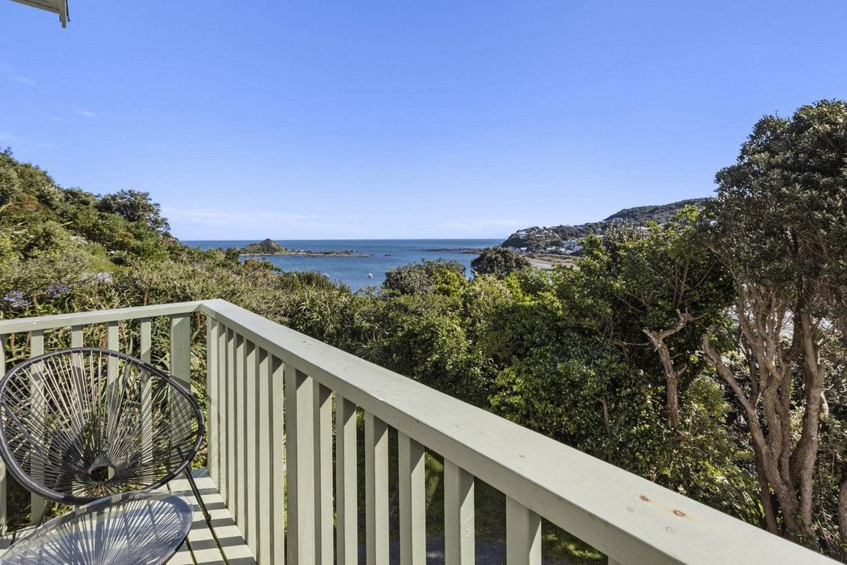10 Linwood Way, Island Bay, Wellington, Wellington - Carousel 1