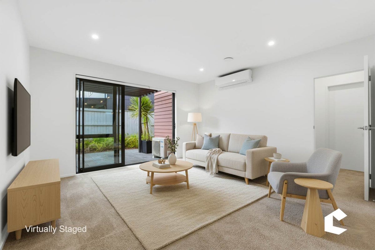 21 Whimbrel Road, Flat Bush, Auckland - Carousel 1