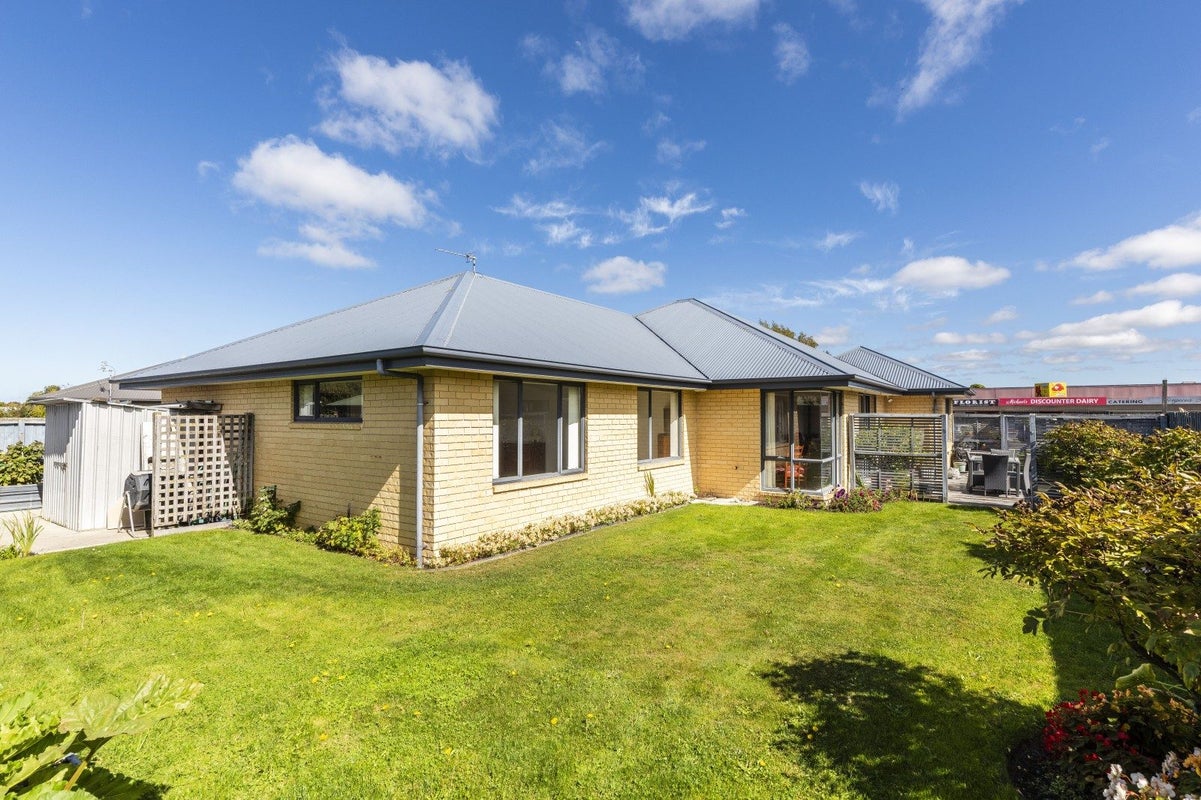 71 Springs Road, Hornby, Christchurch - Carousel 1