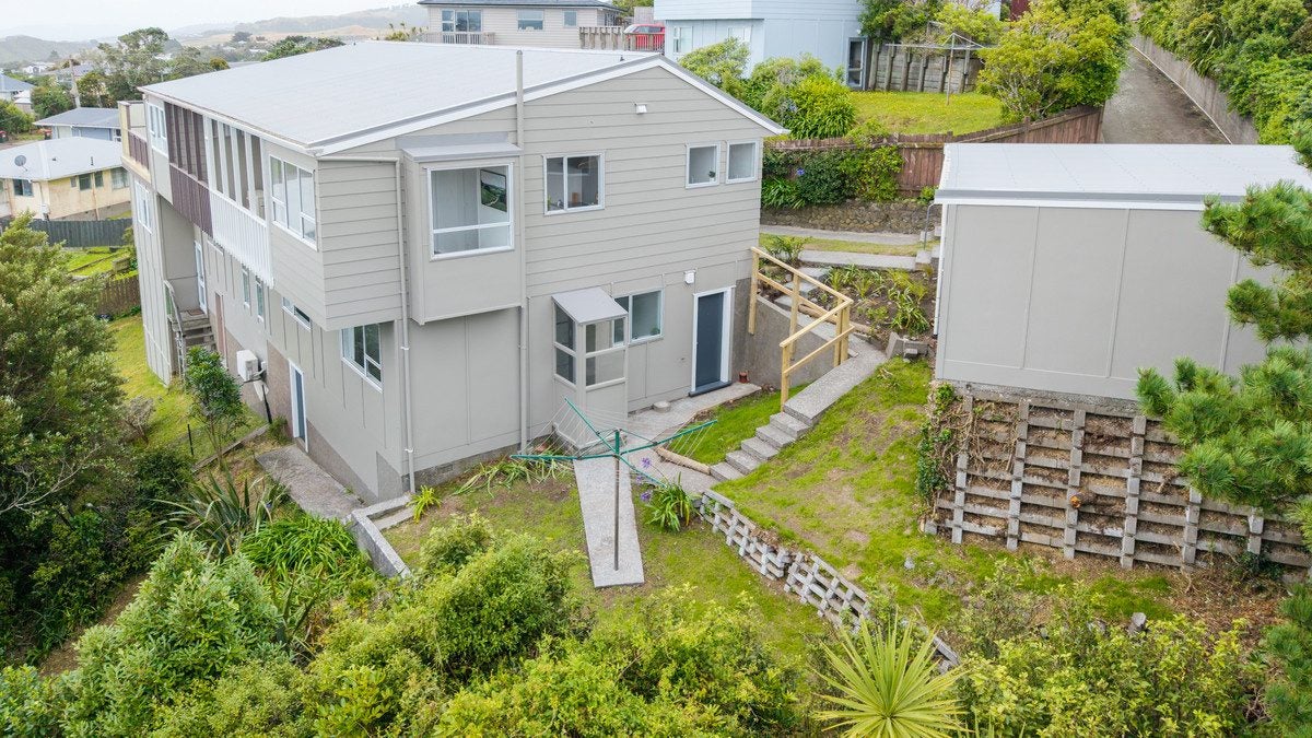 29A Chetwode Grove, Newlands, Wellington - Carousel 2