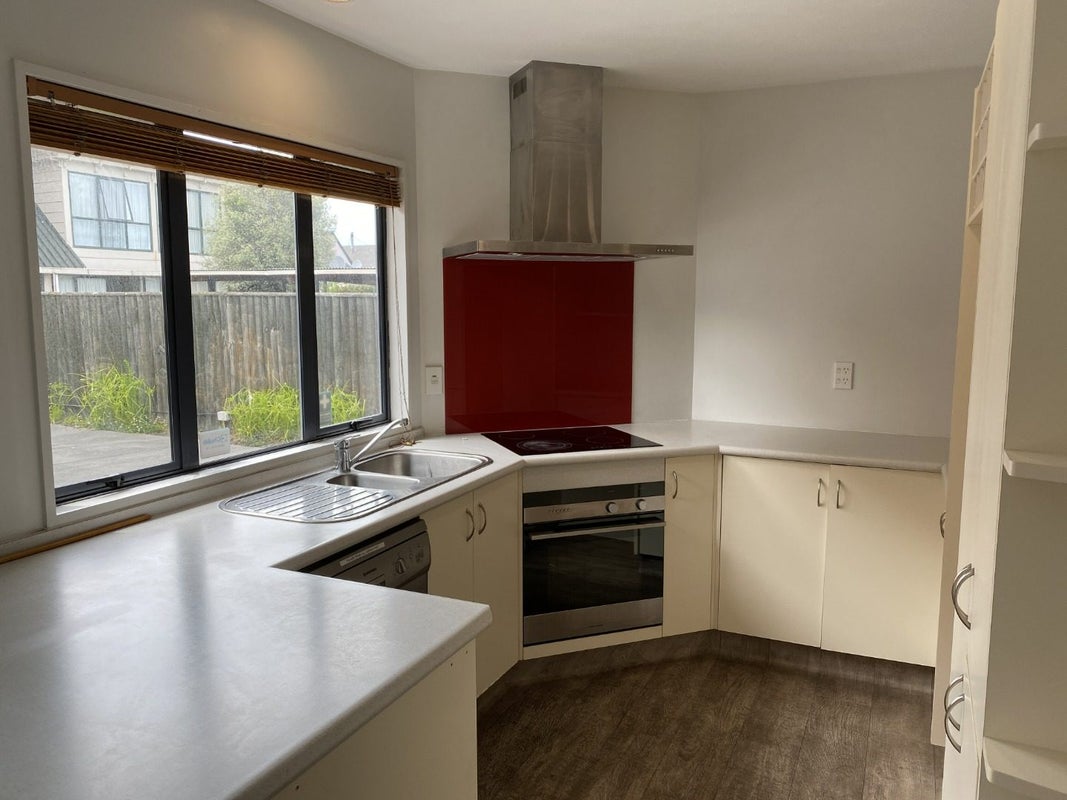 2/90 Picton Avenue, Riccarton, Christchurch - Carousel 2