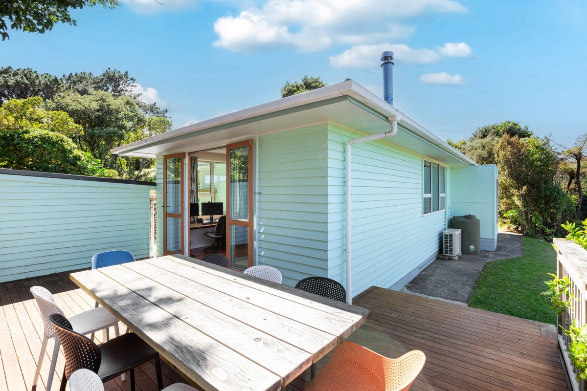 33 Finnimore Terrace, Vogeltown, Wellington - Carousel 2