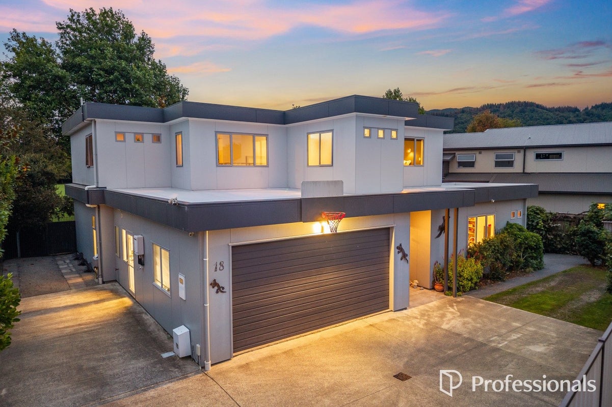 18 Parkwood Grove, Trentham, Upper Hutt - Carousel 2
