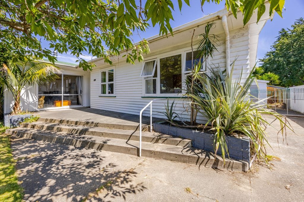 69 Coverdale Street, Onekawa, Napier - Carousel 1