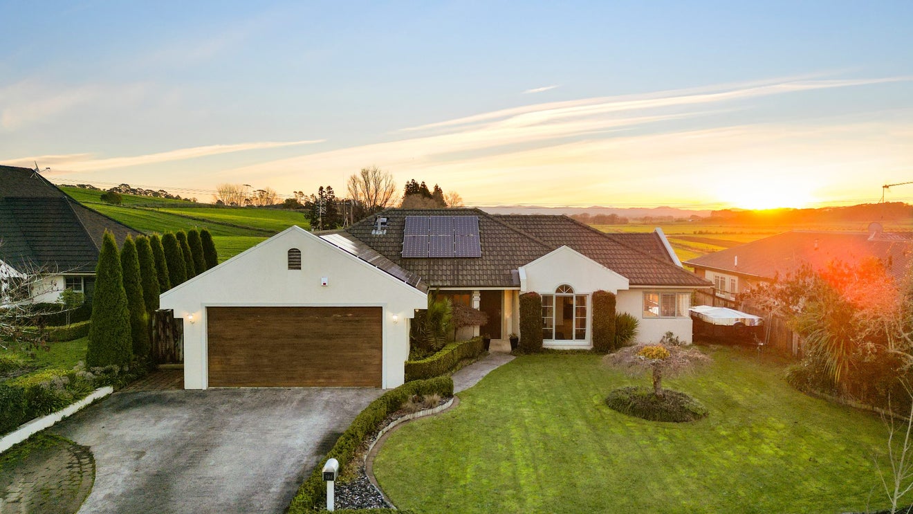 288 Grandview Road, Western Heights, Hamilton - Carousel 1