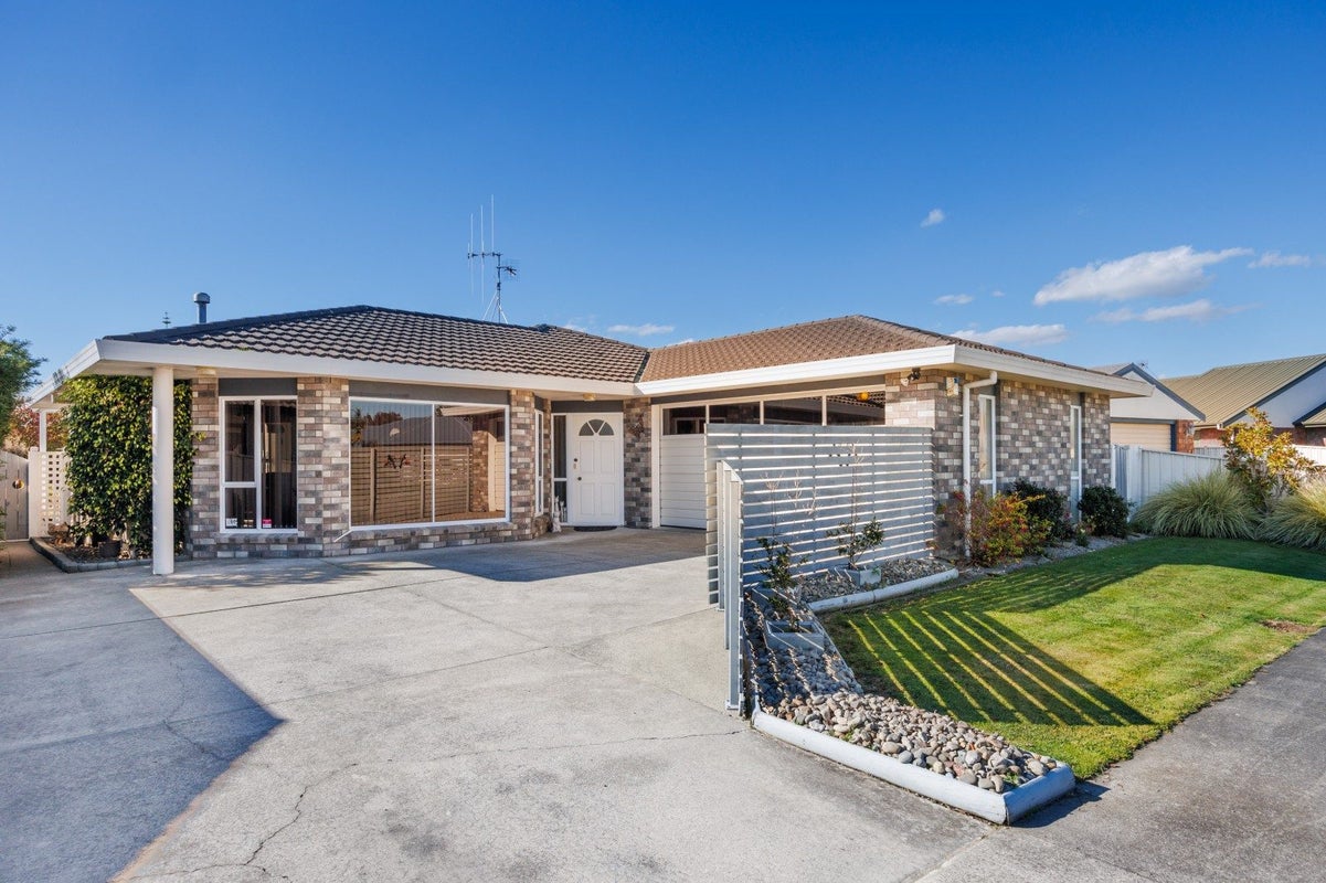 12 Lancewood Lane, Roslyn, Palmerston North - Carousel 1