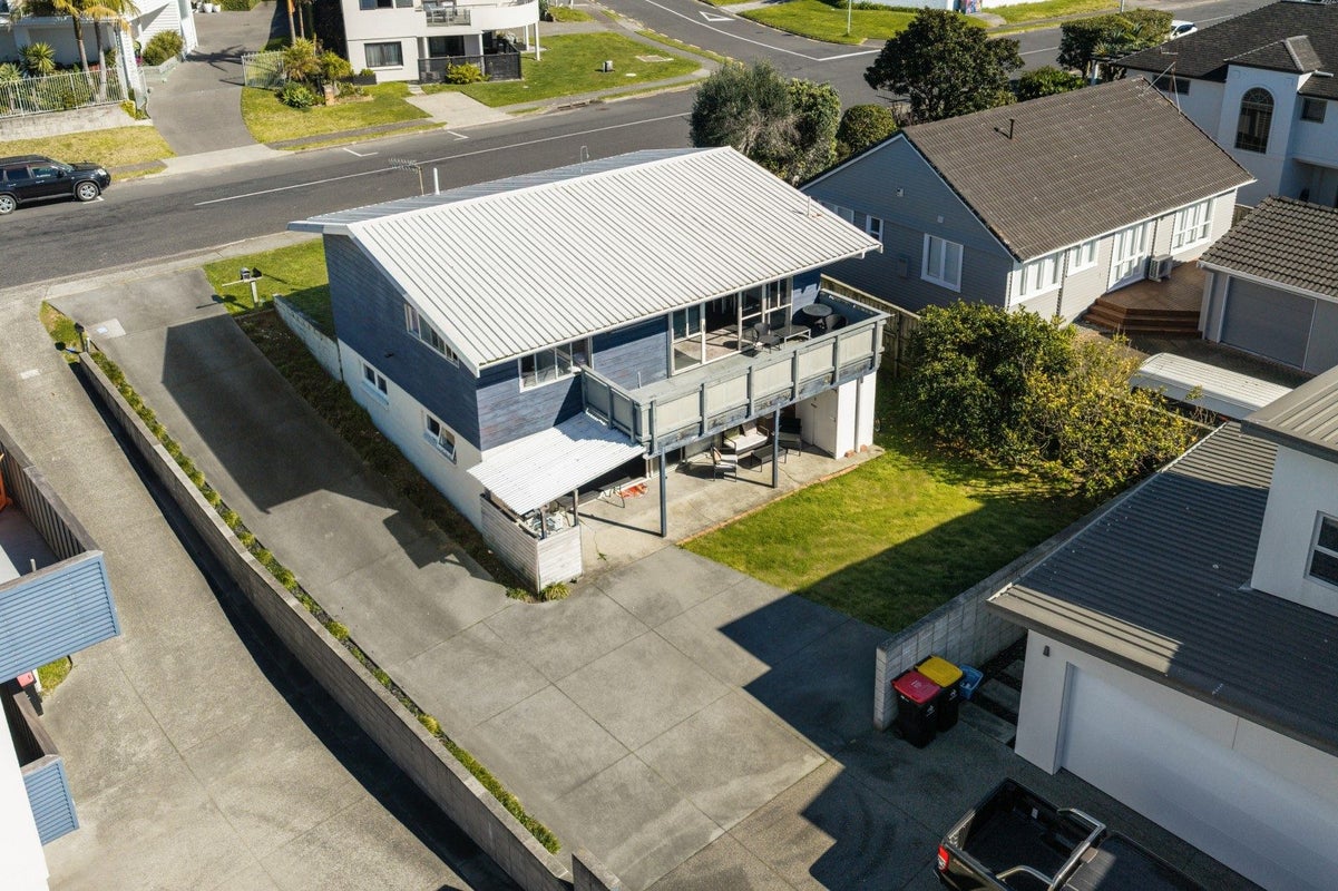 131A Oceanview Road, Mount Maunganui, Mount Maunganui - Carousel 1