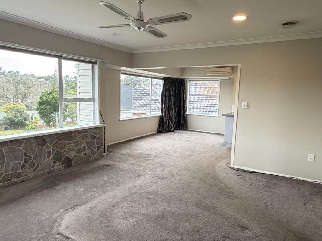 13 Lyford Crescent, Sunnynook, Auckland - Carousel 2