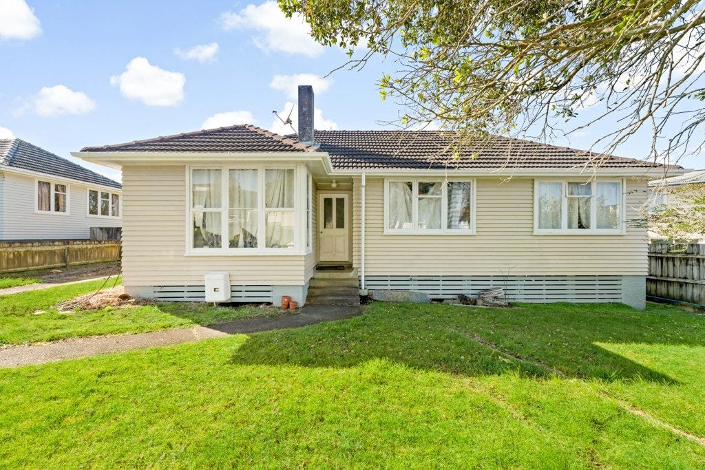 53 Greenslade Crescent, Northcote, Auckland - Carousel 2