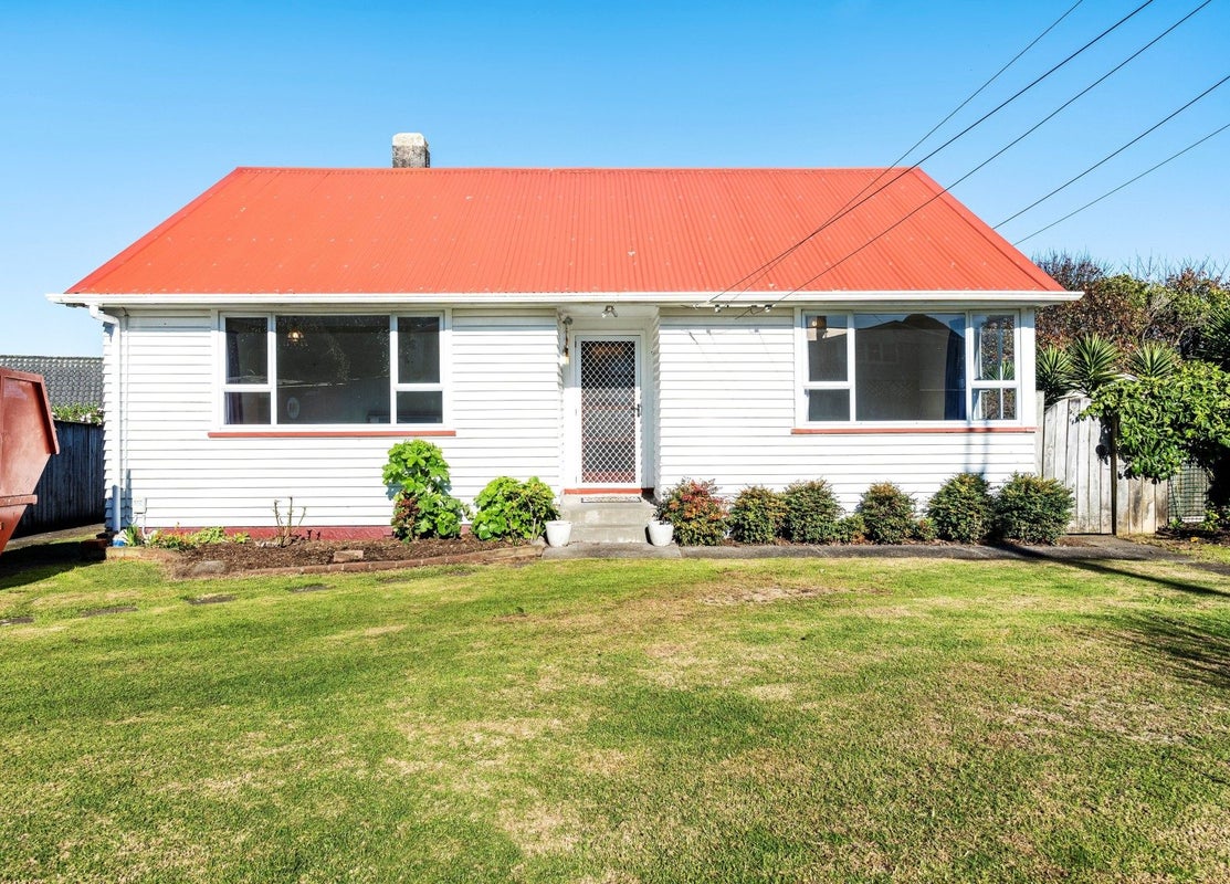 15 Marama Crescent, Spotswood, New Plymouth - Carousel 1