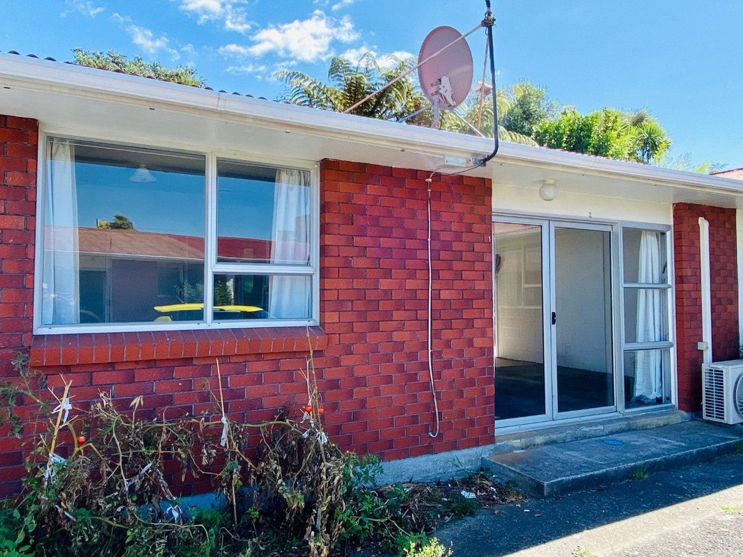 117 Seaview Road, Westown, New Plymouth - Carousel 1