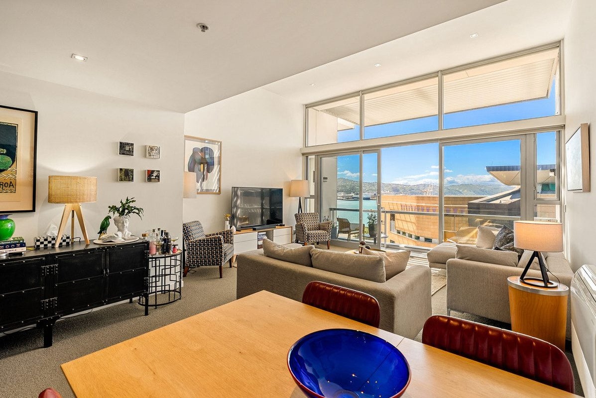 8A/42 Cable Street, Te Aro, Wellington - Carousel 2