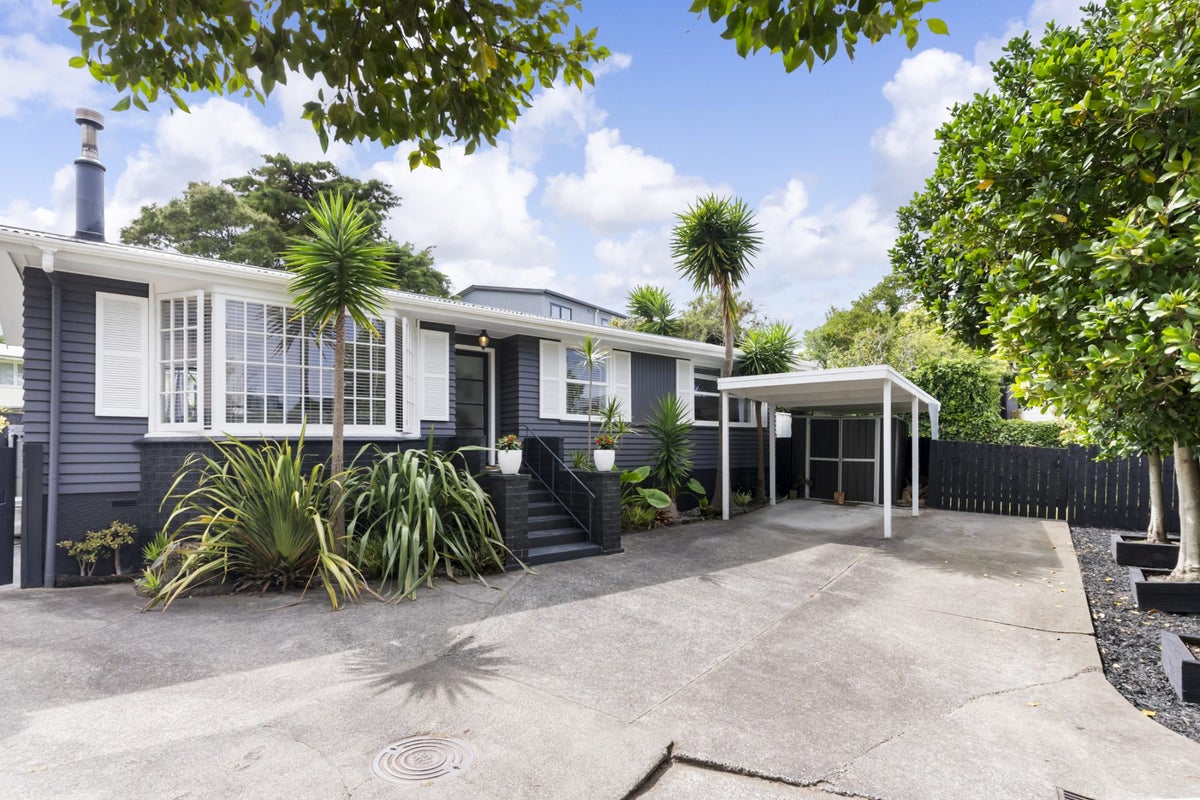 52 Tahi Terrace, Glen Eden, Auckland - Carousel 2