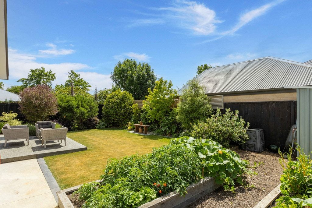 74 Regent'S Park Drive, CASEBROOK, CHRISTCHURCH - Carousel 17