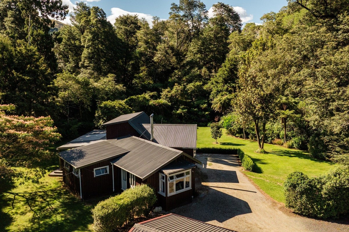 2155 Motueka Valley Highway, Ngatimoti, Motueka - Carousel 1