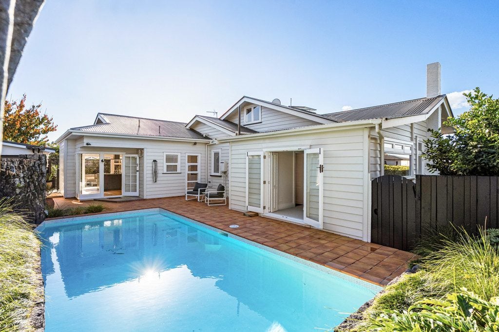 49 Lloyd Avenue, Mount Albert, Auckland - Carousel 2