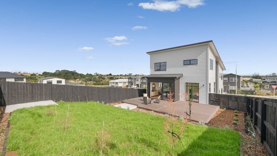 11 Kowaitau Avenue, BEACHLANDS, AUCKLAND - Carousel 1