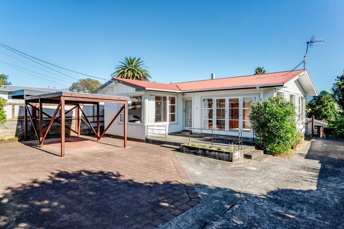 21 Gray AVE, Paraparaumu Beach, Paraparaumu - Carousel 1