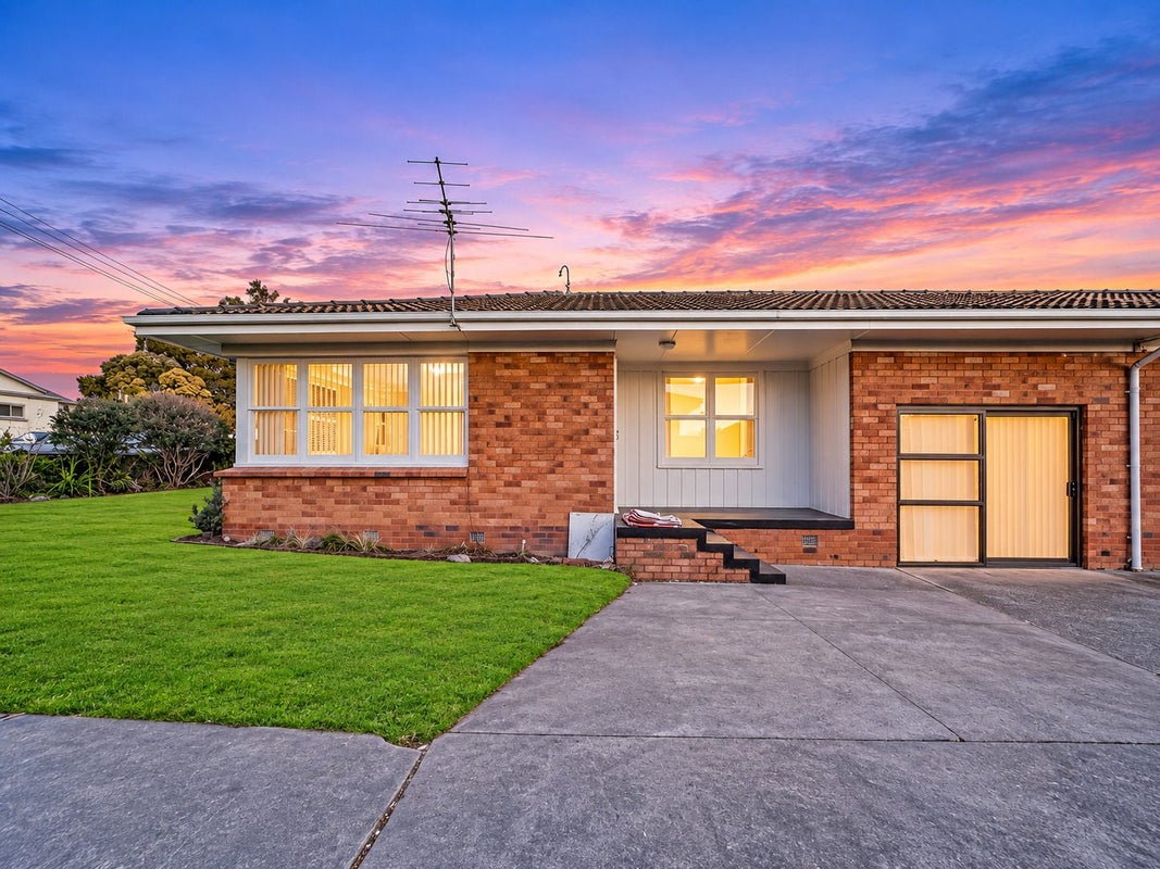 1/4 Russell Road, Manurewa, Manukau City, Auckland - Carousel 2