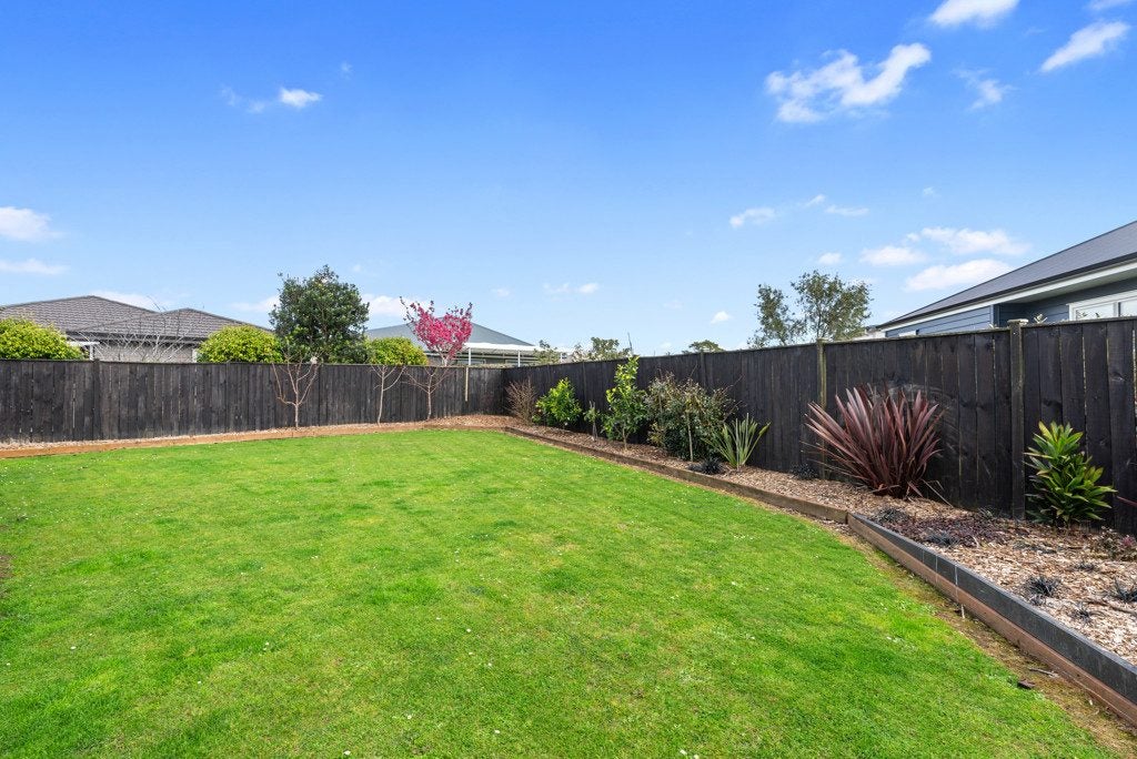 14 Malbec Place, Huapai, Kumeu - Carousel 1