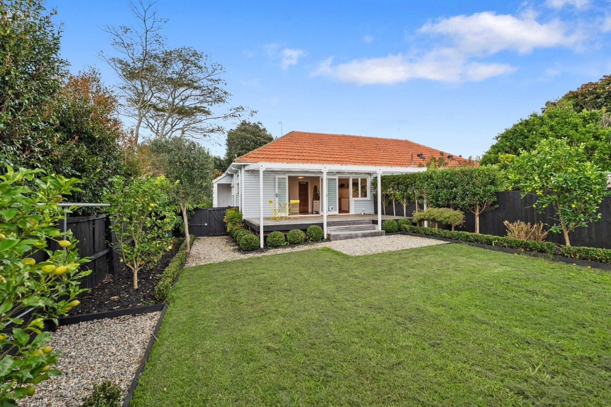 37 McCullough Avenue, Mount Roskill, Auckland - Carousel 2