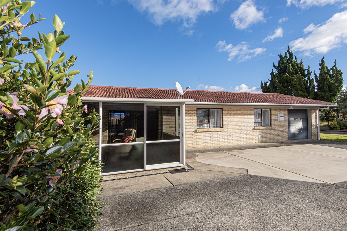 12 Cypress Gardens Place, Onerahi, Whangarei - Carousel 1