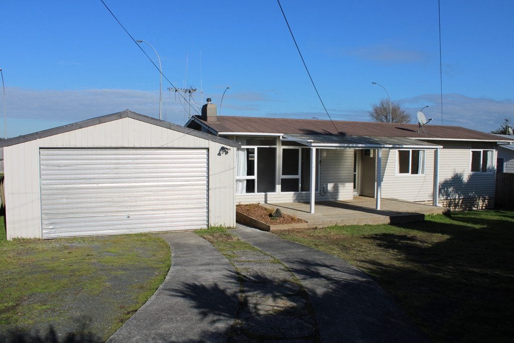 9 Grey Street, Hamilton East, Hamilton - Carousel 1