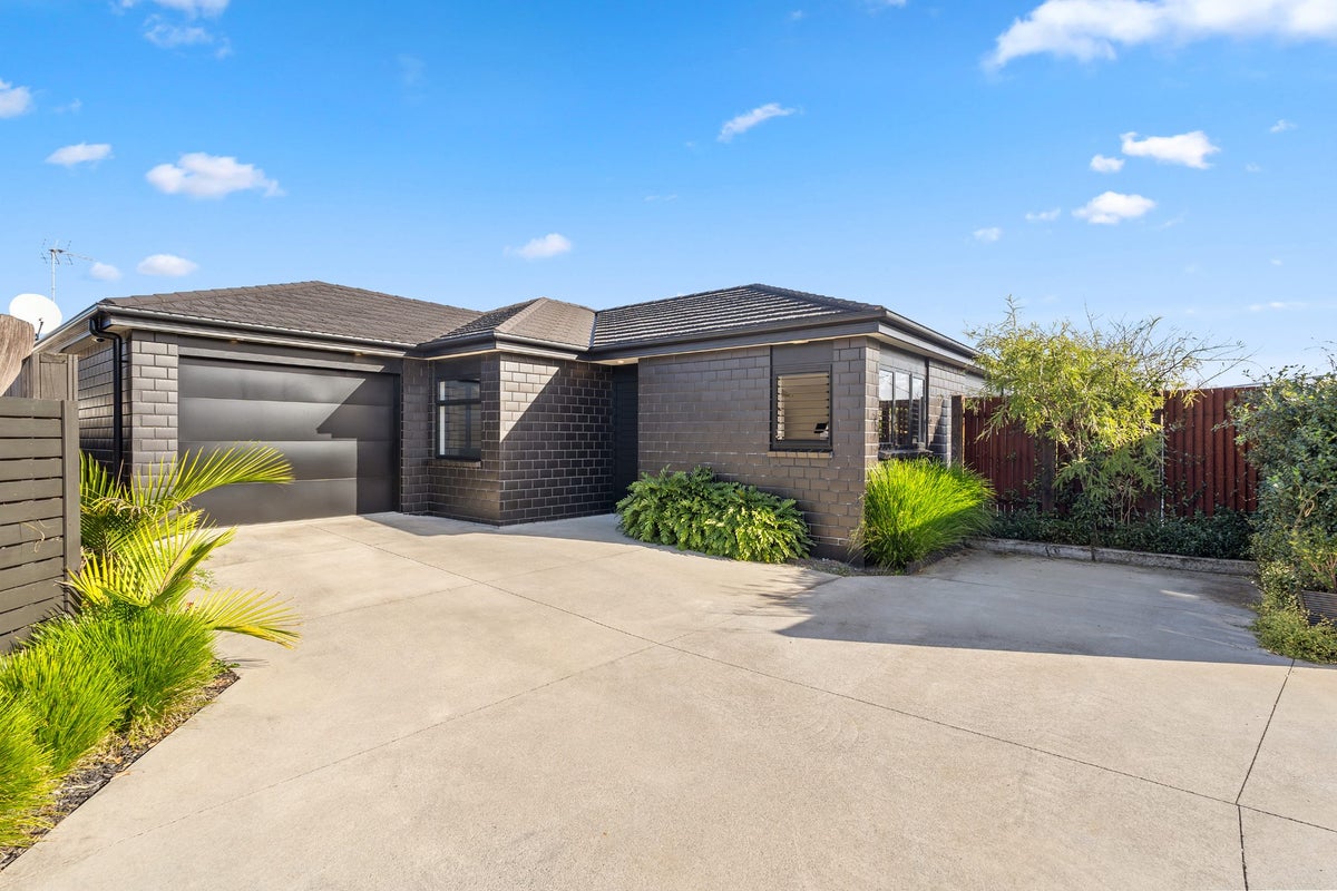 27A Lillian Place, Orewa, Orewa - Carousel 2
