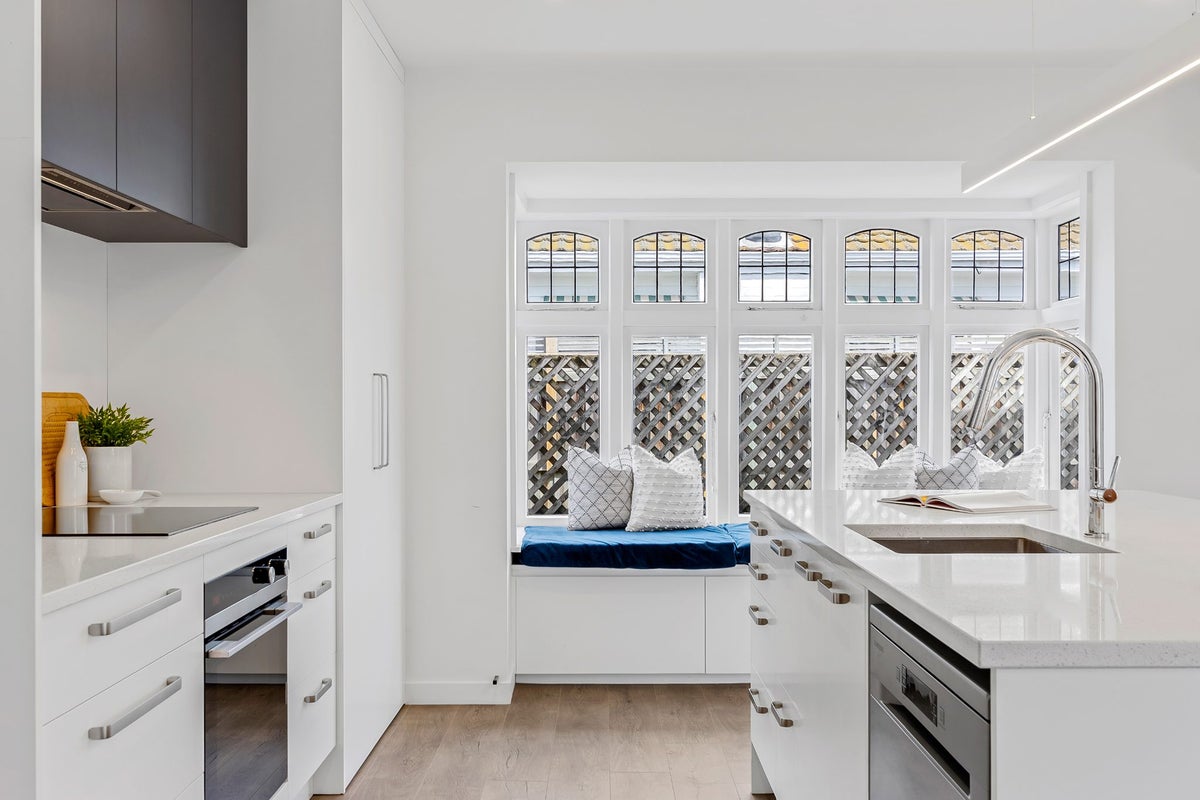 2/151 Idris Road, Strowan, Christchurch - Carousel 2