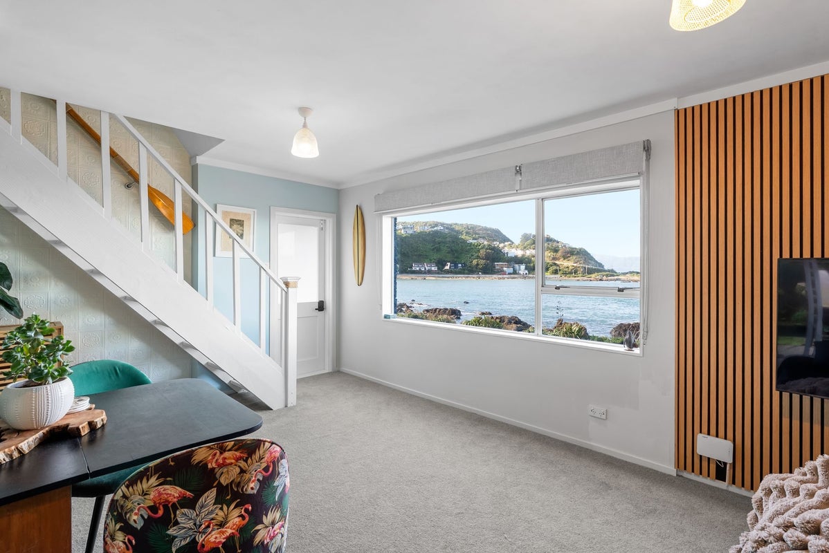 2/104 Owhiro Bay Parade, Owhiro Bay, Wellington - Carousel 1