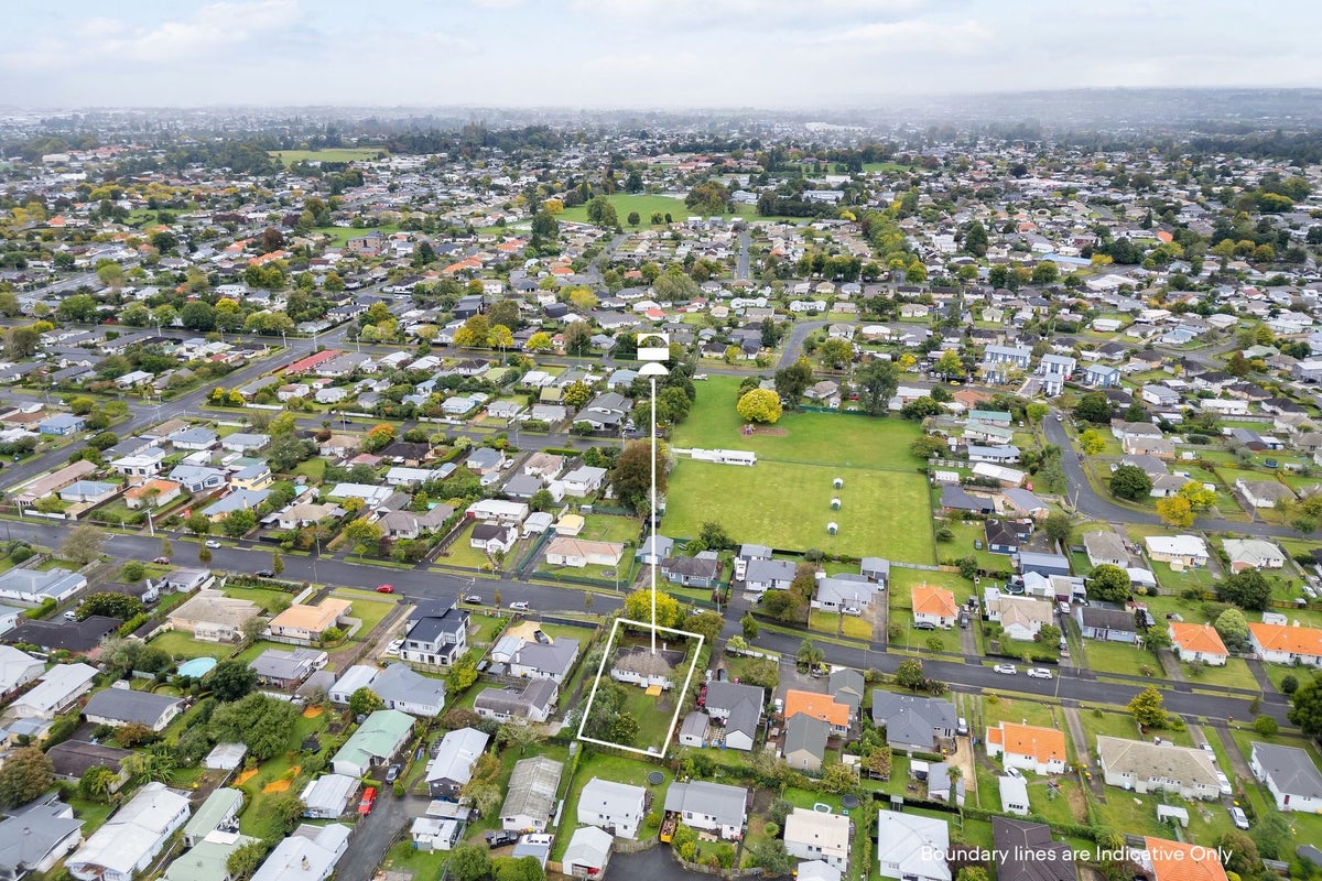 56 Alfred Street, Fairfield, Hamilton - Carousel 18