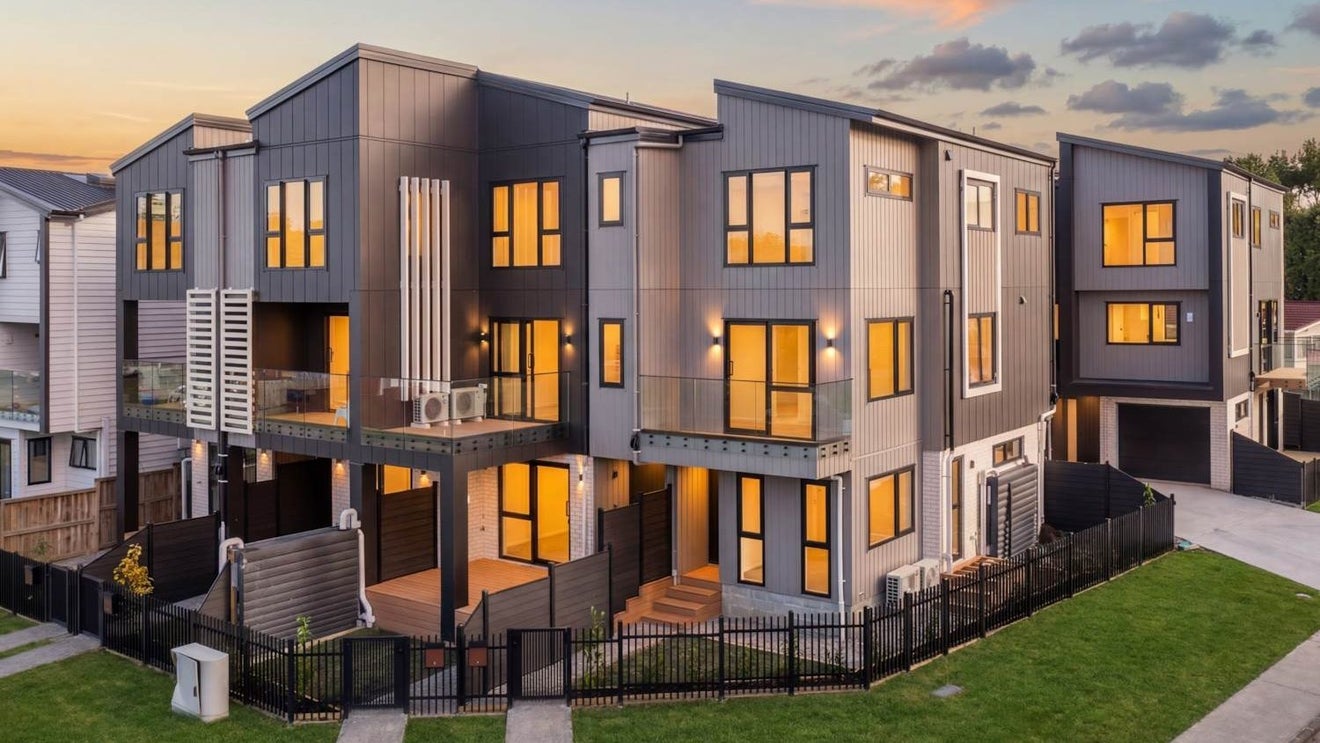 111B Sycamore Drive, Sunnynook, Auckland - Carousel 1