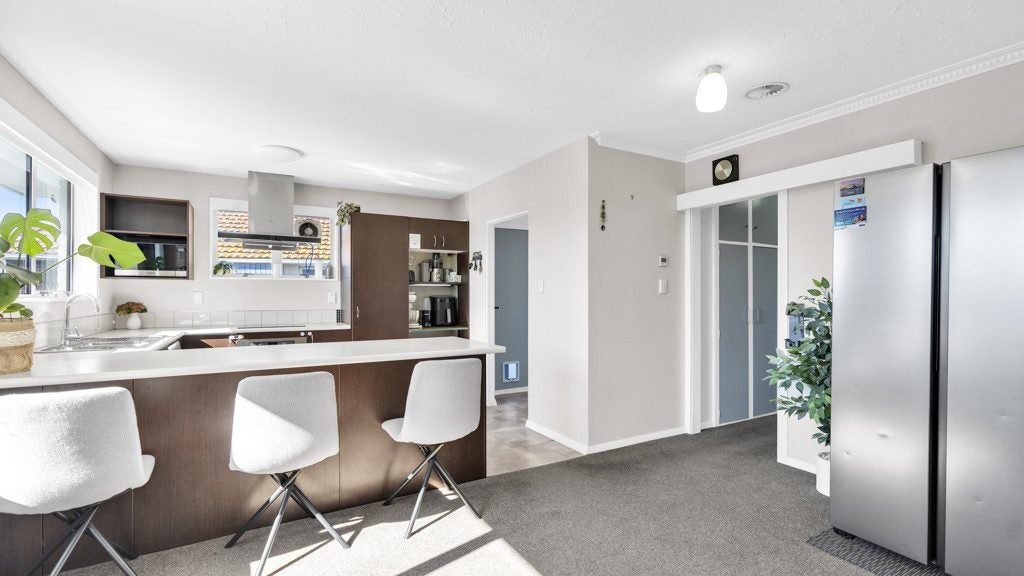 13 Davidson Crescent, Hornby, Christchurch - Carousel 2