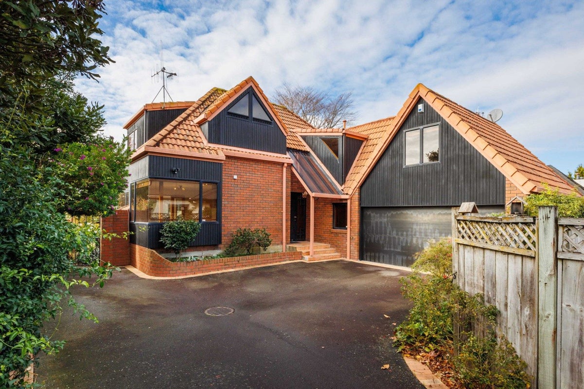 109 Jickell Street, Hokowhitu, Palmerston North - Carousel 1
